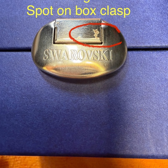 💝 Stunning Swarovski Clear Crystal Heart Figurine with Frosted Bow. 2 inches. - Picture 5 of 9